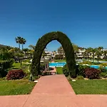 Lovely 2 Bedroom Locrimar V Walk To Beach Rdr260